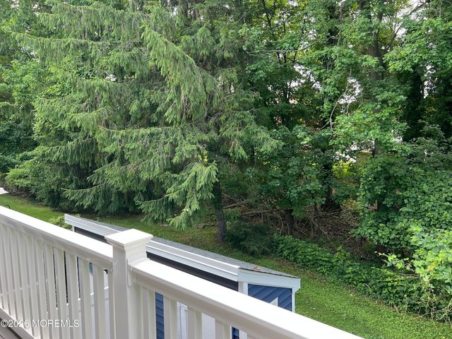 28 Spring Court, Tinton Falls, NJ 07724
