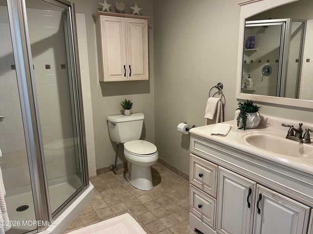 28 Spring Court, Tinton Falls, NJ 07724