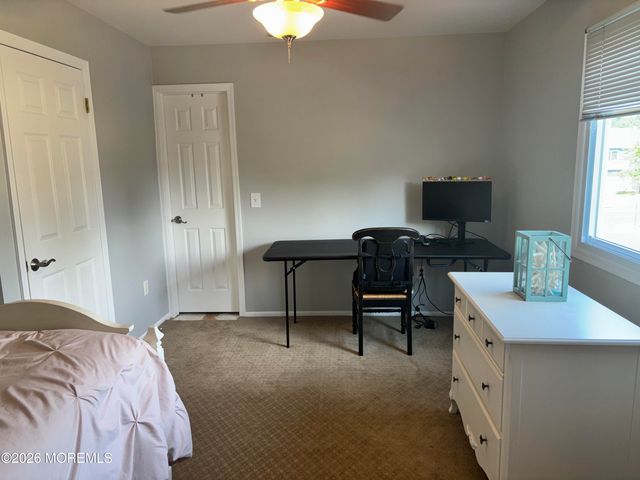 28 Spring Court, Tinton Falls, NJ 07724