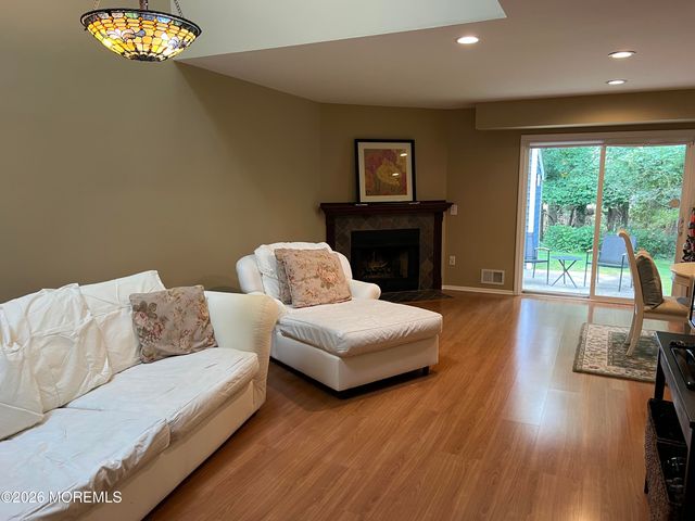 28 Spring Court, Tinton Falls, NJ 07724