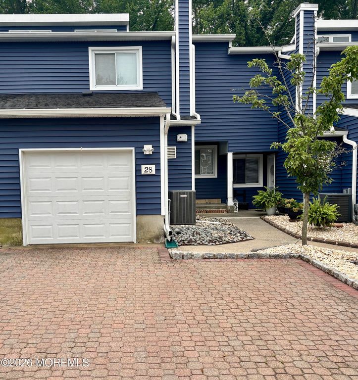 28 Spring Court, Tinton Falls, NJ 07724