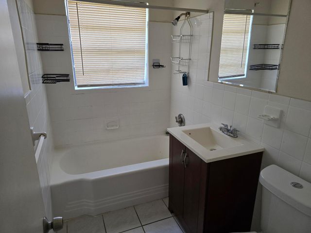 807 W Las Olas Boulevard 807-819, Fort Lauderdale, FL 33312