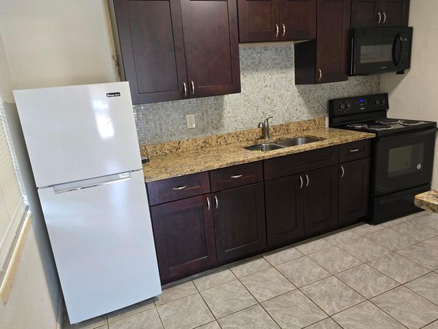 807 W Las Olas Boulevard 807-819, Fort Lauderdale, FL 33312