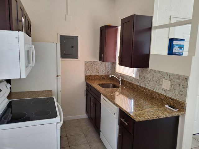807 W Las Olas Boulevard 807-819, Fort Lauderdale, FL 33312