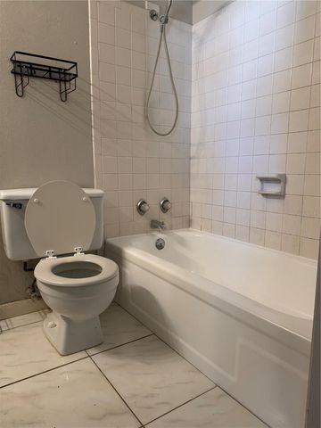 4506 S OAK DRIVE S42, Tampa, FL 33611