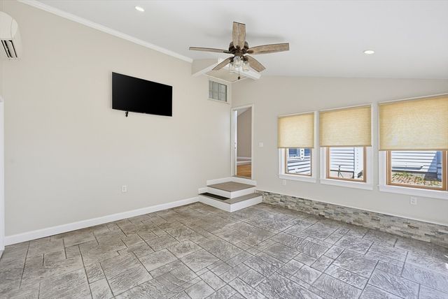 9 Northville Ave, East Bridgewater, MA 02333