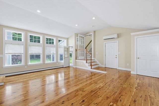 9 Northville Ave, East Bridgewater, MA 02333