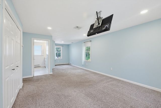 9 Northville Ave, East Bridgewater, MA 02333