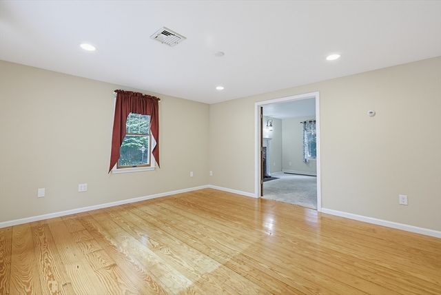 9 Northville Ave, East Bridgewater, MA 02333