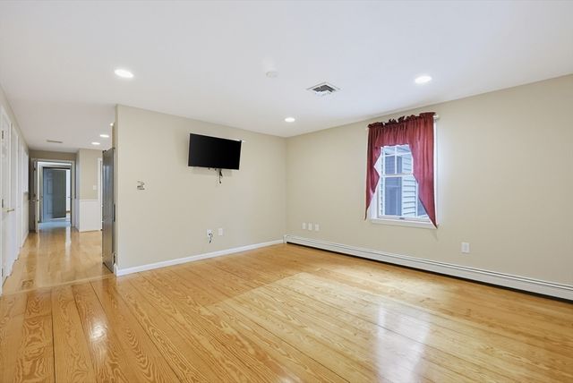9 Northville Ave, East Bridgewater, MA 02333
