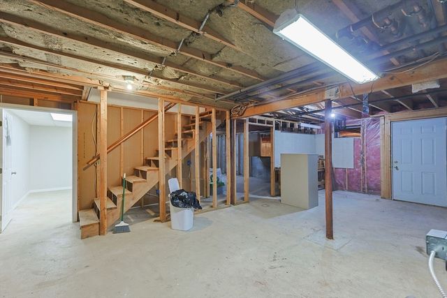 9 Northville Ave, East Bridgewater, MA 02333