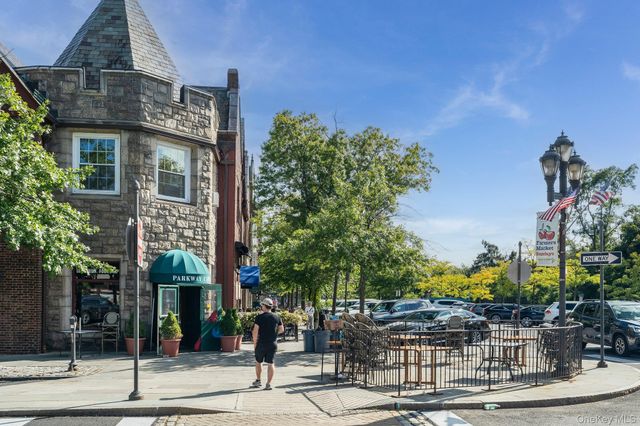 9 Rock Hill Lane, Scarsdale, NY 10583