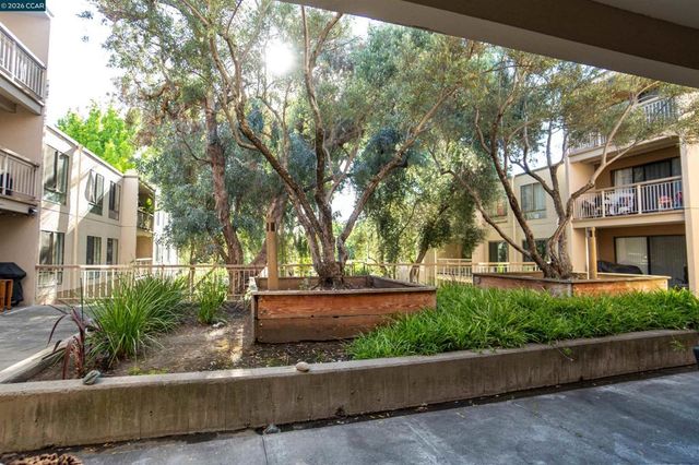 440 N Civic Dr 201, Walnut Creek, CA 94596