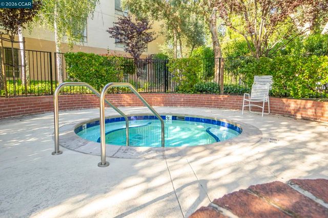 440 N Civic Dr 201, Walnut Creek, CA 94596