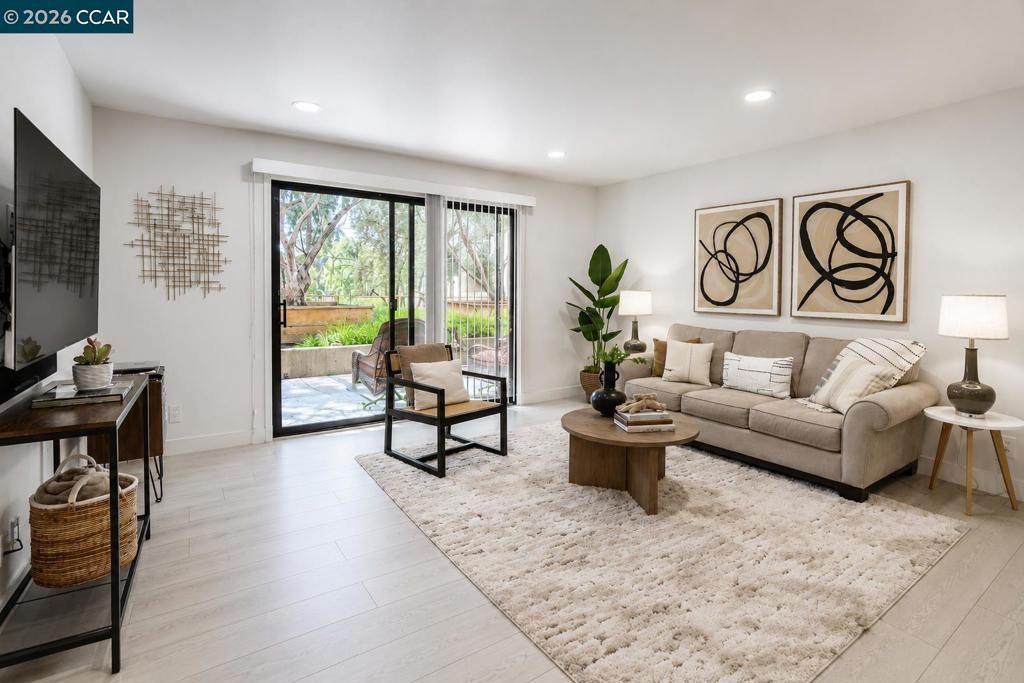 440 N Civic Dr 201, Walnut Creek, CA 94596