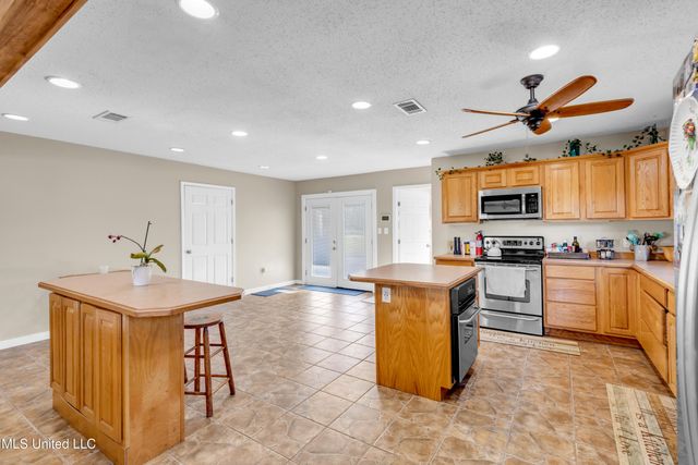 11340 County Farm Road, Gulfport, MS 39503
