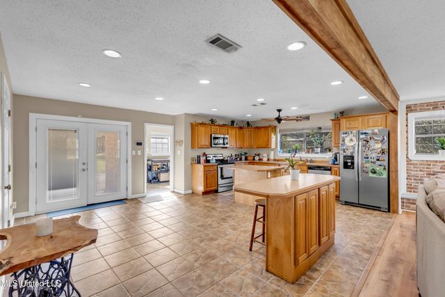 11340 County Farm Road, Gulfport, MS 39503