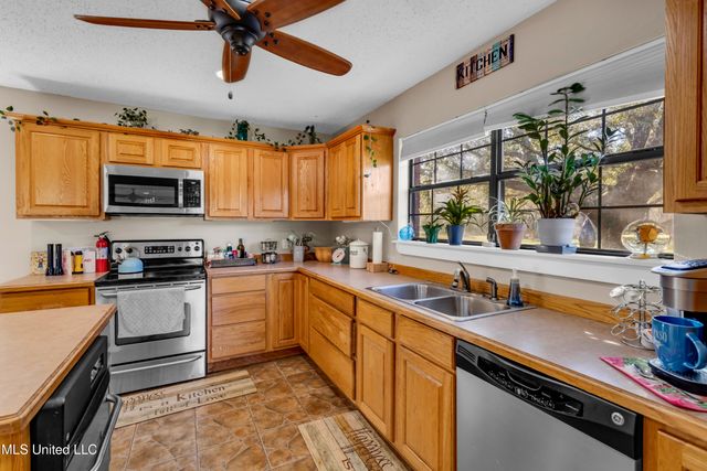 11340 County Farm Road, Gulfport, MS 39503