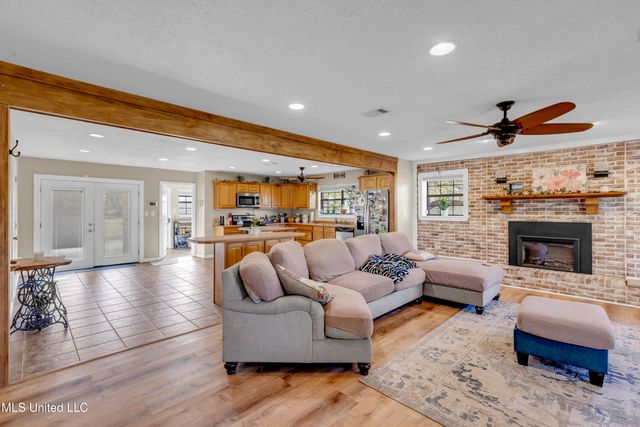 11340 County Farm Road, Gulfport, MS 39503