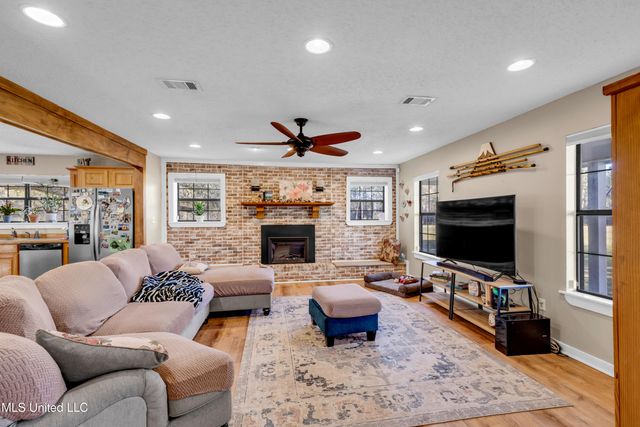 11340 County Farm Road, Gulfport, MS 39503