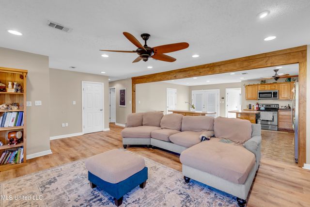 11340 County Farm Road, Gulfport, MS 39503