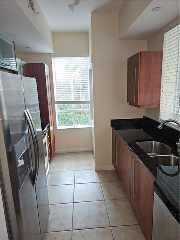 7350 SW 89th St 315S, Miami, FL 33156