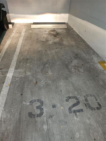 7350 SW 89th St 315S, Miami, FL 33156