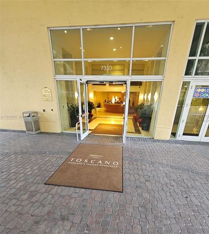 7350 SW 89th St 315S, Miami, FL 33156