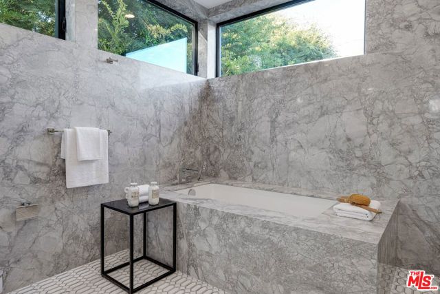 810 N Orlando Avenue, West Hollywood, CA 90069