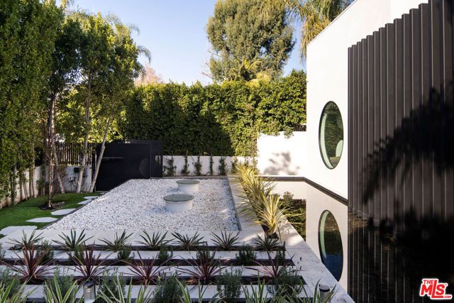 810 N Orlando Avenue, West Hollywood, CA 90069