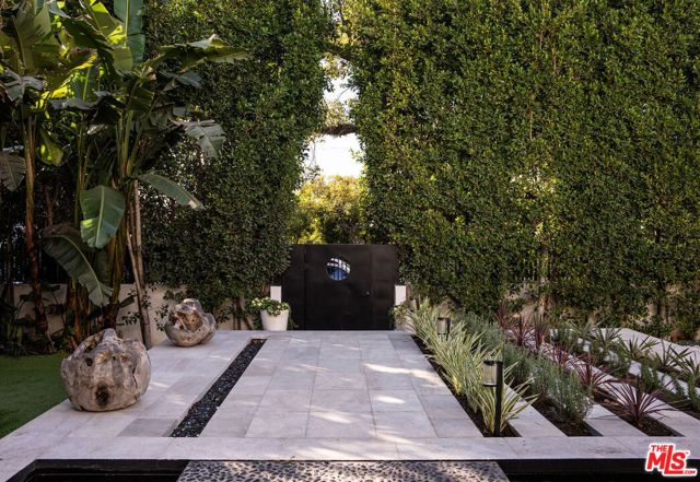810 N Orlando Avenue, West Hollywood, CA 90069