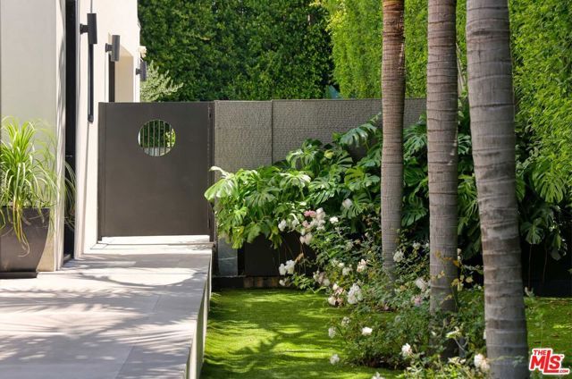 810 N Orlando Avenue, West Hollywood, CA 90069