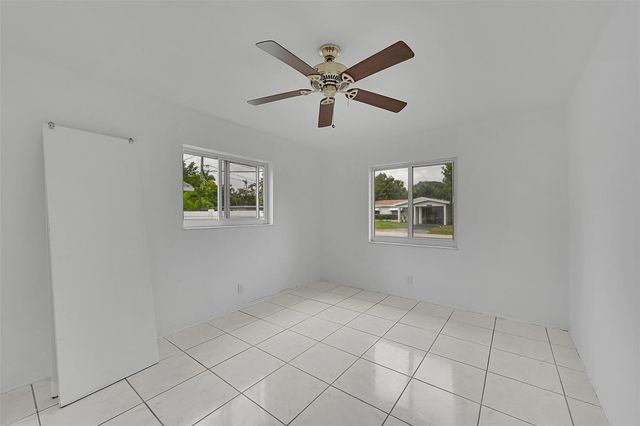 3280 NE 15th Ave, Oakland Park, FL 33334