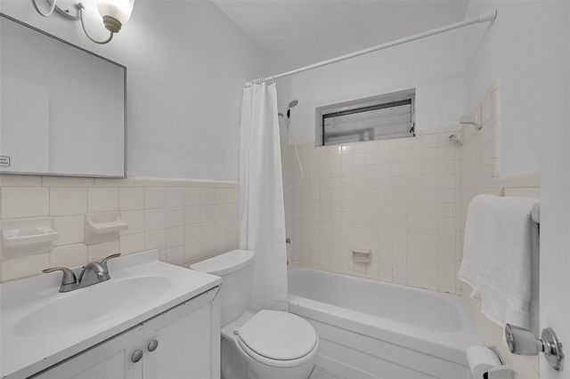 3280 NE 15th Ave, Oakland Park, FL 33334