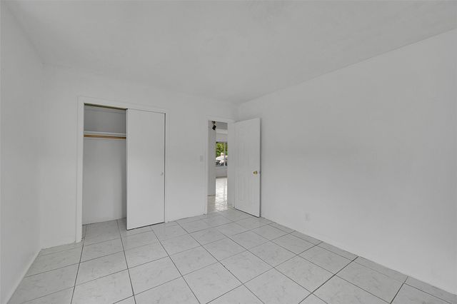 3280 NE 15th Ave, Oakland Park, FL 33334