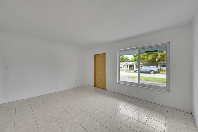 3280 NE 15th Ave, Oakland Park, FL 33334