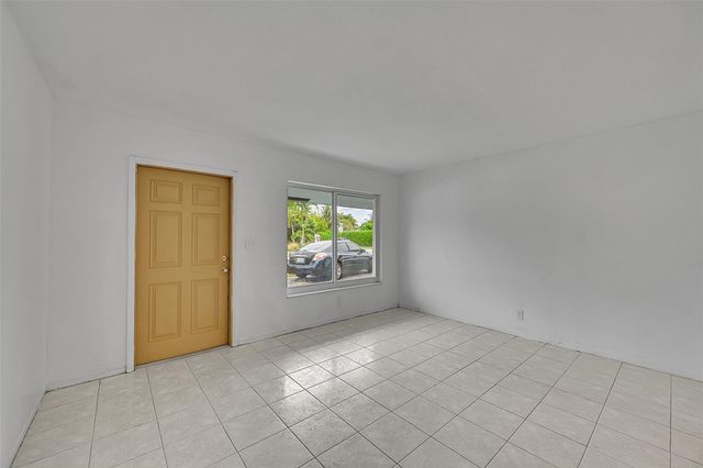 3280 NE 15th Ave, Oakland Park, FL 33334