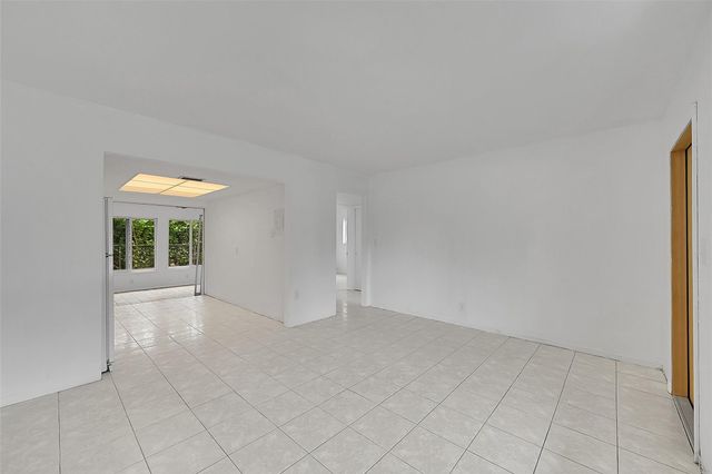 3280 NE 15th Ave, Oakland Park, FL 33334