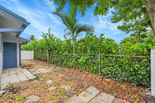 3280 NE 15th Ave, Oakland Park, FL 33334