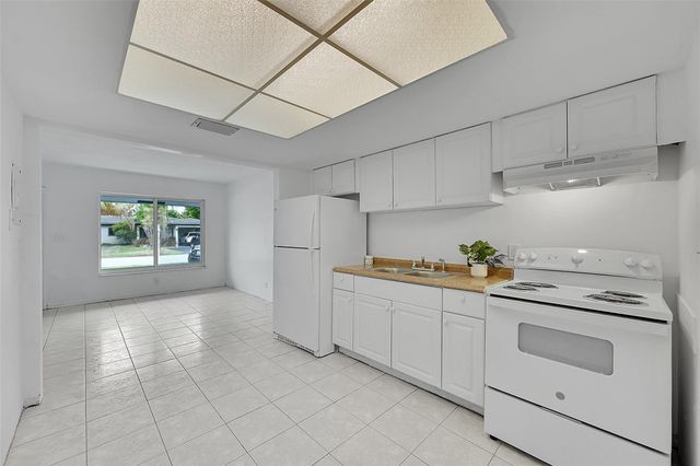 3280 NE 15th Ave, Oakland Park, FL 33334