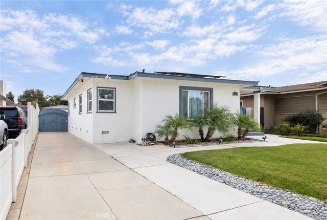 2121 Valencia, Santa Ana, CA 92706