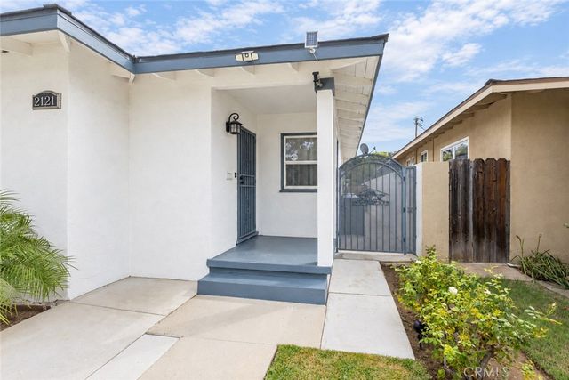 2121 Valencia, Santa Ana, CA 92706