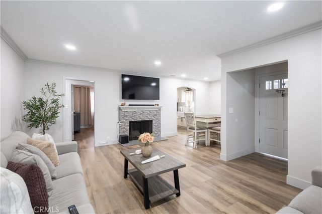 2121 Valencia, Santa Ana, CA 92706