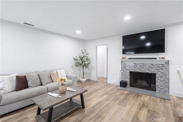 2121 Valencia, Santa Ana, CA 92706