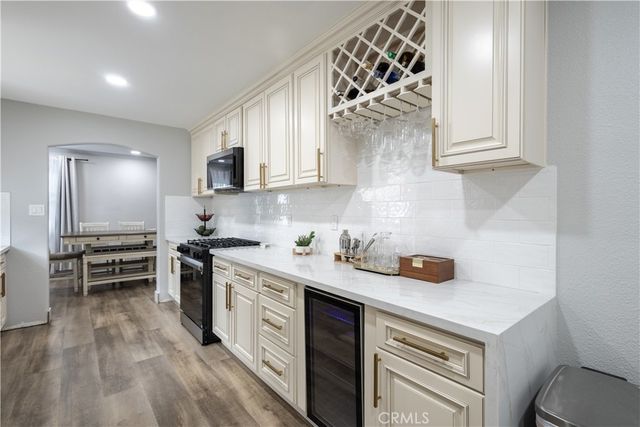 2121 Valencia, Santa Ana, CA 92706