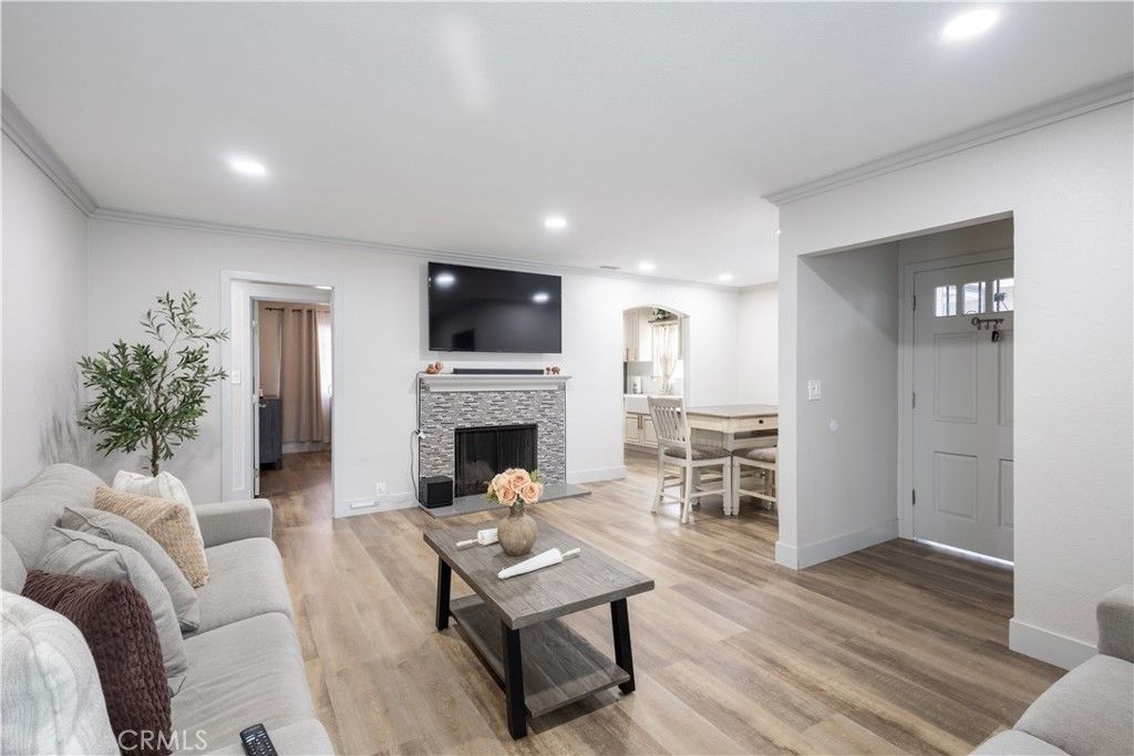 2121 Valencia, Santa Ana, CA 92706 — photo 5
