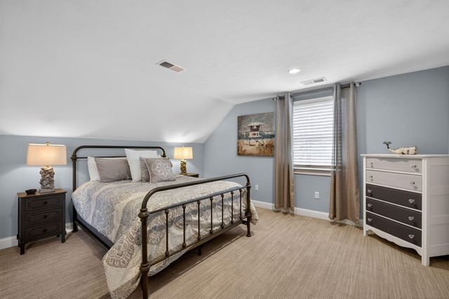 8 Captains Walk, North Chatham, MA 02650