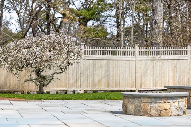 8 Captains Walk, North Chatham, MA 02650