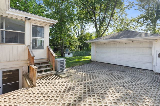 604 Lavergne Avenue, Wilmette, IL 60091