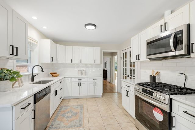 604 Lavergne Avenue, Wilmette, IL 60091